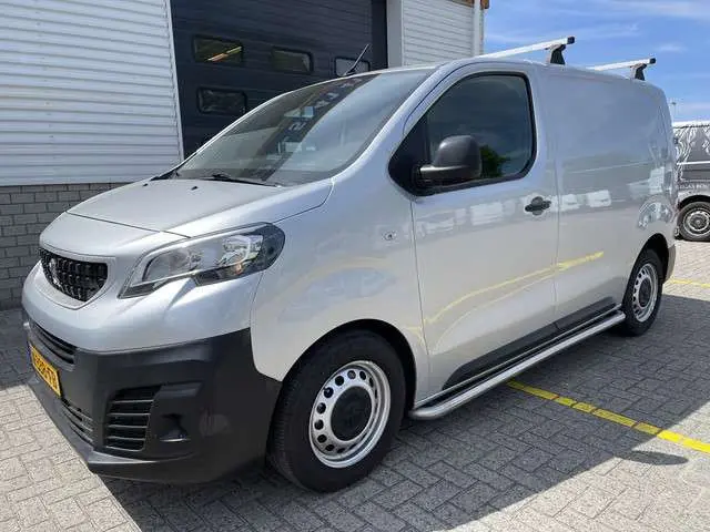 Peugeot Expert 226C 1.6 BlueHDI 95 Premium L1H1 / rijklaar € 10.950 ex btw / lease vanaf € 295 / airco / cruise / 3 zits / dakdragers / trekhaak / zilver metallic !