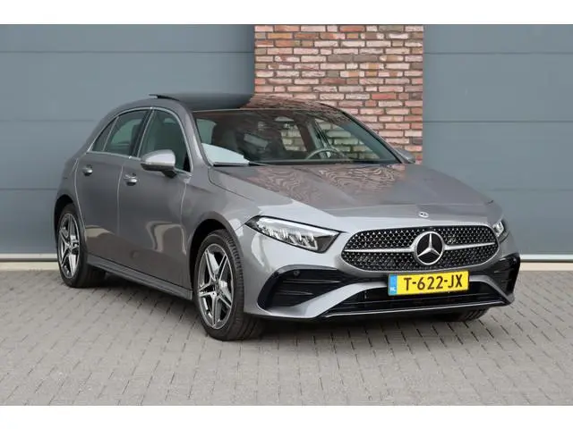 Mercedes-Benz A-klasse 250 e AMG Line | Facelift | Panoramadak | Sfeerverlichting | Camera | Zitcomf...
