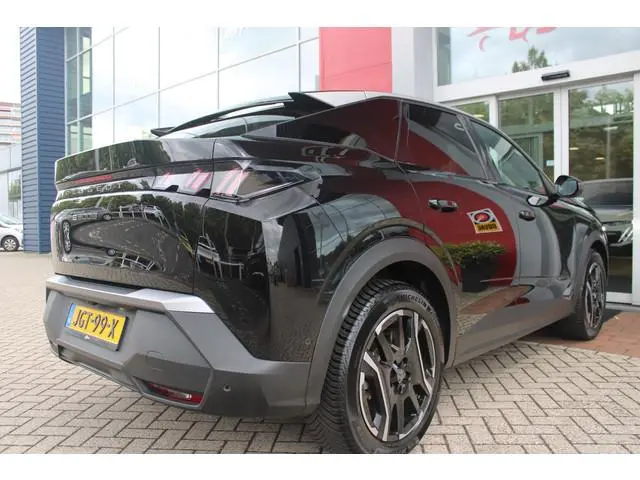 Peugeot e-3008