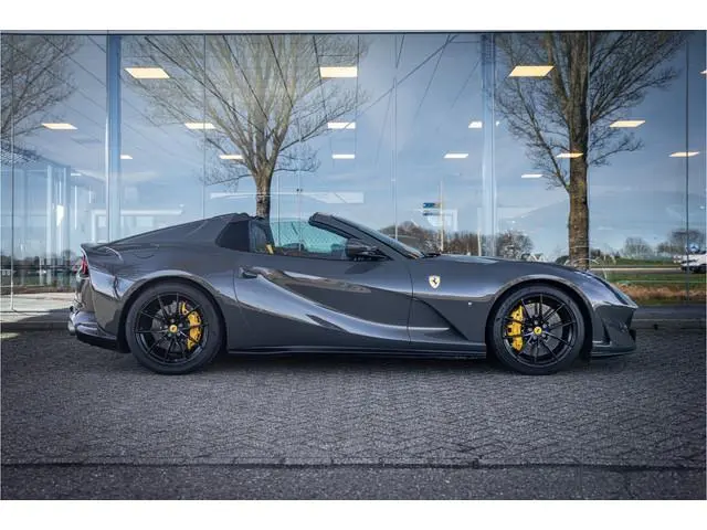 Ferrari 812 GTS