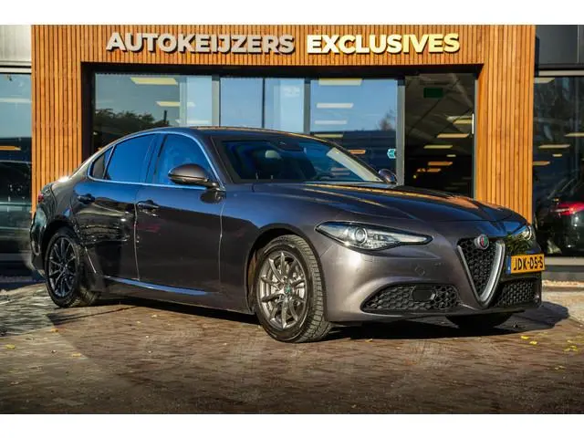 Alfa Romeo Giulia 2.0 T AWD Gepantserd / Armoured B4 B4 + GEPANTSERD 280 PK | Diplomatiek veiligheid...