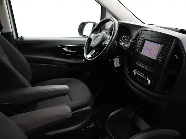 Mercedes-Benz Vito 119 CDI 190 PK AUT. L2H1 + 2 SCHUIFDEUREN | LED | CAMERA | 2500 KG TREKHAAK | 18...