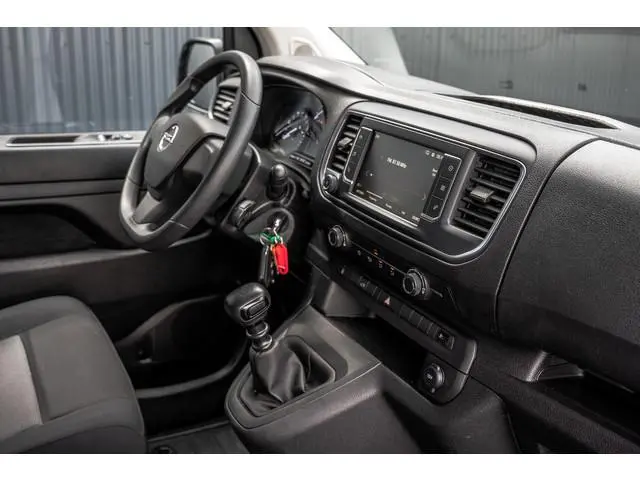 Opel Vivaro 1.5 | 3-Zits | 1e Eigenaar | Camera | Inrichting | Cruise | Airco | Trekhaak