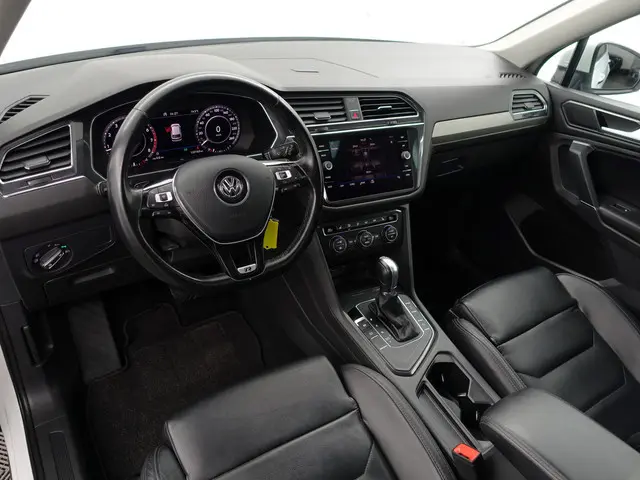 Volkswagen Tiguan Allspace 1.4 TSI R Line Aut- 7 Pers, Panoramadak, Stoelmassage, CarPlay, Ada Cruis...