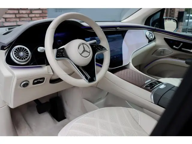 Mercedes-Benz EQS