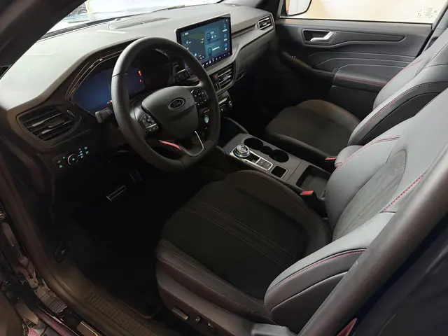 Ford Kuga 2.5 PHEV 243 PK  ELEKTRISCHE HAAK ST-LINE X 2026 SCHUIFDAK 20''LMV B&O ELEK.STOEL STOEL/ST...