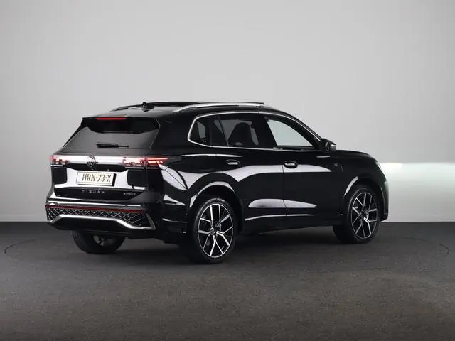 Volkswagen Tiguan 1.5 eHybrid R-Line Edition | 272 PK |Automaat (DSG) | Verlengde garantie | Navigat...