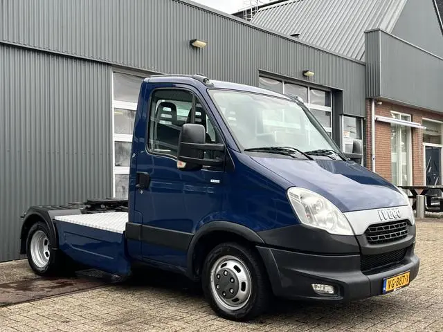 Iveco Daily 35C21 Be-trekker 6.9 Ton trekgewicht Airco Cruise controle Telefoonverbinding 3-Persoons...