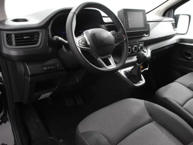 Renault Trafic 2.0 Blue dCi 150PK T30 L2H1 Advance Automaat Dubbele cabine Navigatie Airco Lichtmeta...