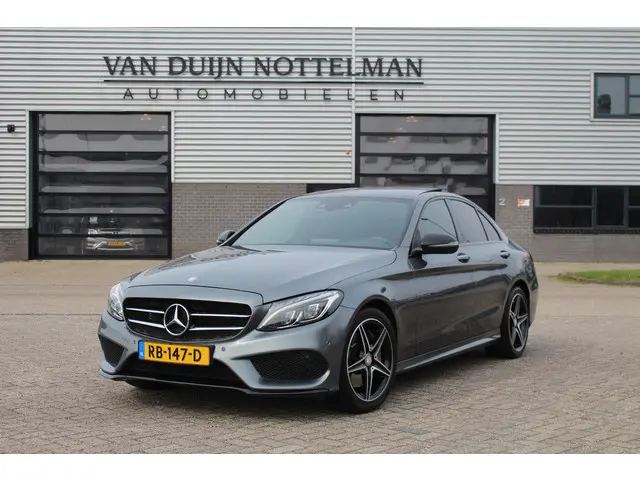 Mercedes-Benz C-klasse 300 Prestige / AMG / Panoramadak / Burmester