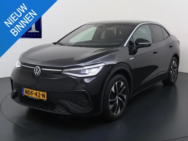 Volkswagen ID.5 Pro 77 kWh PANORAMADAK | ADAPTIVE CRUISE CONTROL | 360° CAMERA | 92% SOH | STOEL VER...