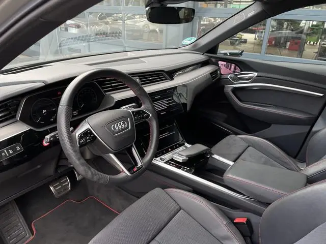 Audi Q8 e-tron