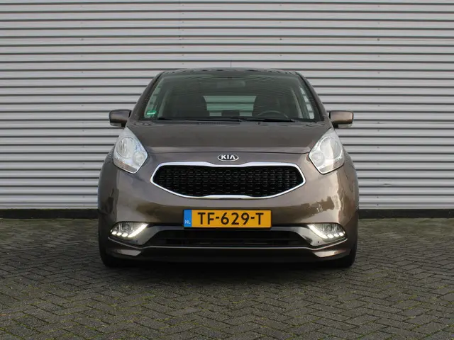 Kia Venga 1.4 CVVT Edition | Airco | 16" LM | Navi | PDC achter | Panoramadak | Camera |