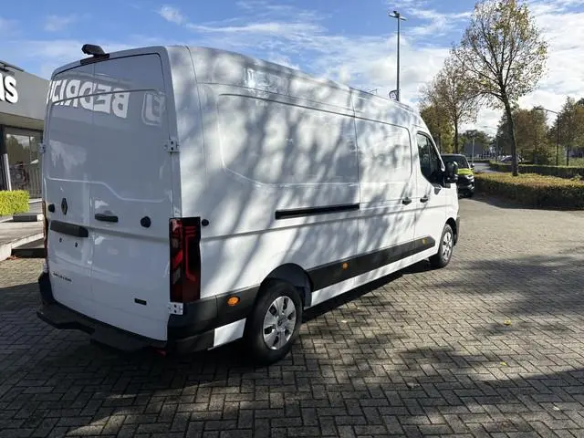 Renault Master E-Tech T35 L3H2 Advance long range 87 kWh 143pk | Trekhaak | Navi | Camera | 270gr. d...