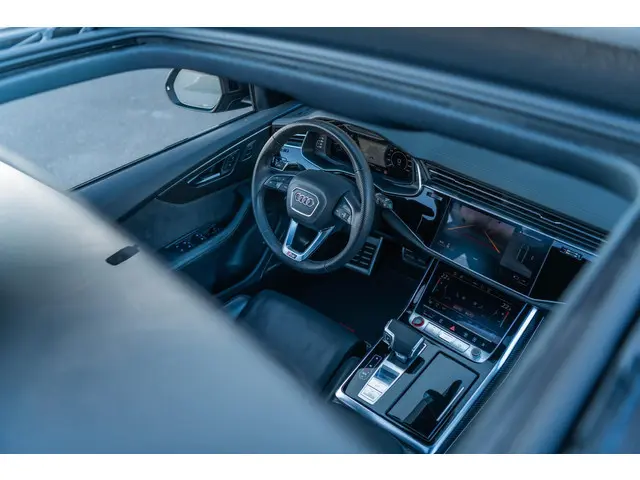 Audi RSQ8