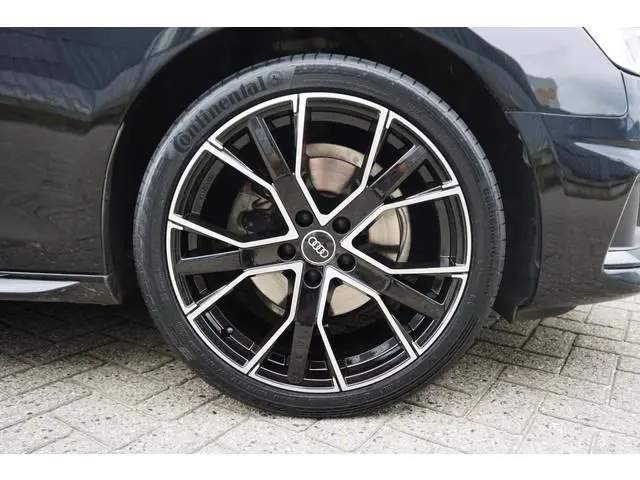 Audi A4 Avant 35 TFSI Black Optick/19Inch.LMV/Trekhaak/ Sportstoelen.