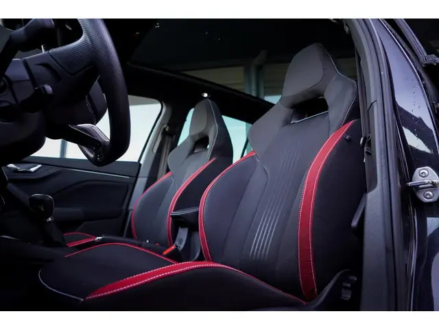 Skoda Kamiq 1.0 TSI Monte Carlo / DSG Aut / Pano / Matrix / Camera / Adaptive Cruise