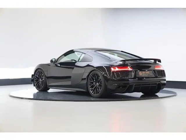 Audi R8 5.2 FSI quattro Plus | Keramische remmen | Mat Carbon | Schaalstoelen | Capristo | B&O |