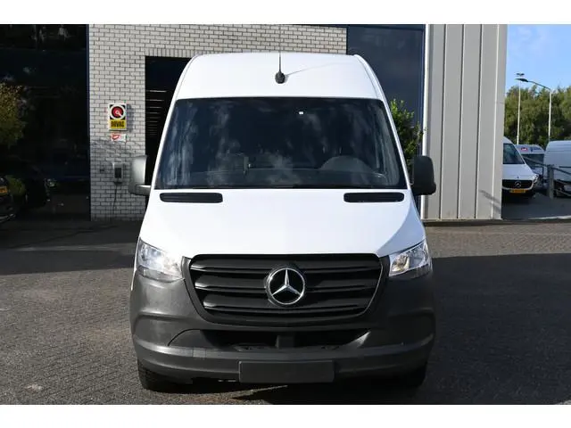 Mercedes-Benz Sprinter 316 CDI L2H2 RWD 3500kg Trekhaak, MBUX met camera, Etc.