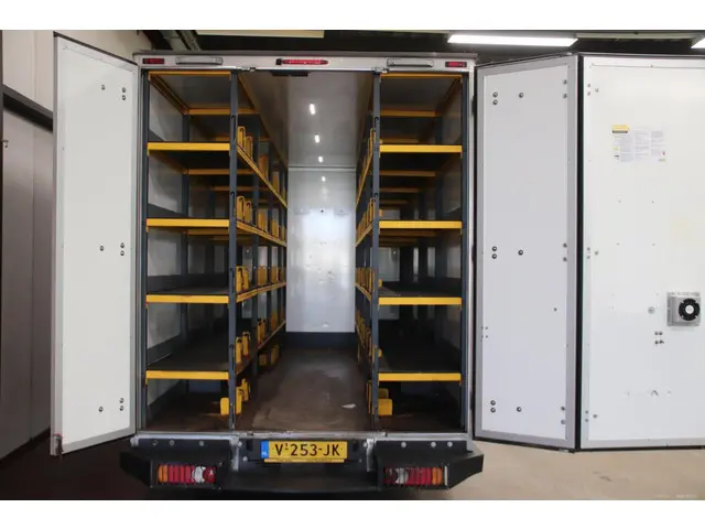 Renault Master 2.3 dCi 170PK AUTOMAAT LOWLINER VERKOOPWAGEN FOODTRUCK