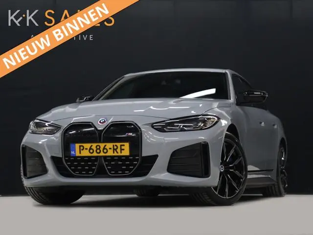 BMW i4 M50 High Executive 84 kWh [SOH 95%, TREKHAAK, APPLE CARPLAY, HEAD-UP DISPLAY, STOELVERWARMING...