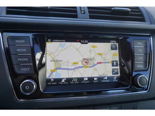 Skoda Fabia Combi 1.0 TSI Ambition Automaat/Navigatie/Nette Auto/ Goed onderhouden!