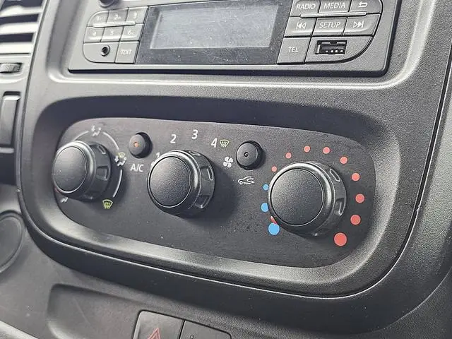 Nissan NV300