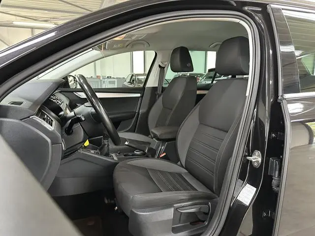 Škoda Octavia Combi 1.5 TSI Greentech Business Edition | Trekhaak |