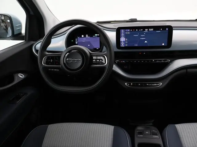 Fiat 500e 42 kWh Aut. *SOH 97%* *CELESTIAL BLUE* + STOELVERW. | CAMERA | 17 INCH | APPLE CARPLAY
