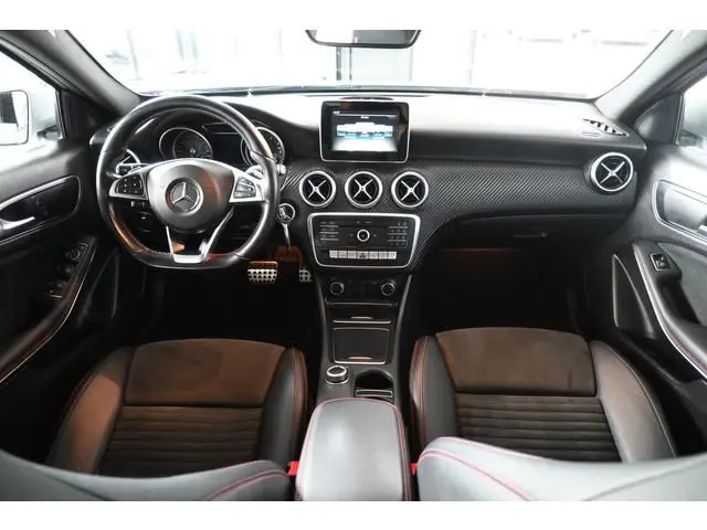 Mercedes-Benz A-klasse 160 Ambition AMG Automaat Navigatie LED Rijklaaprijs Inruil Mogelijk!