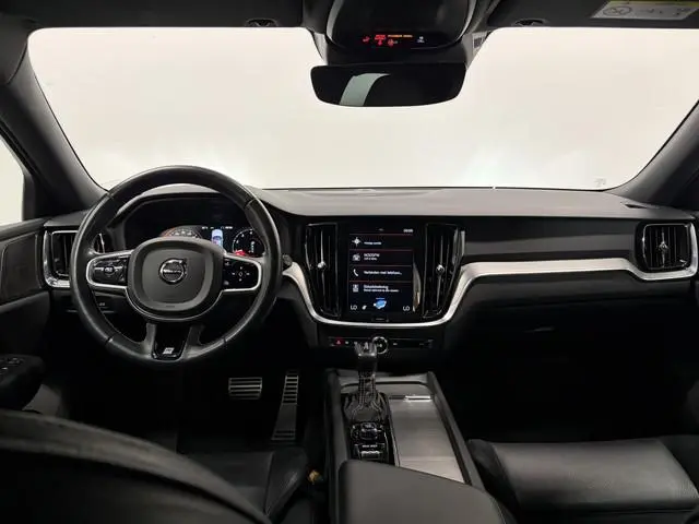 Volvo V60 2.0 T5 250pk AUT8 R-Design Leer/ Harman Kardon/ Apple CArPlay/ DAB/ Stuurverw./ CD speler