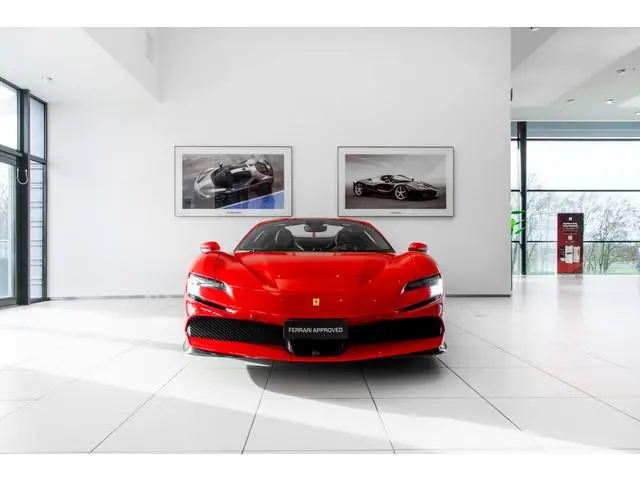 Ferrari SF90 Spider