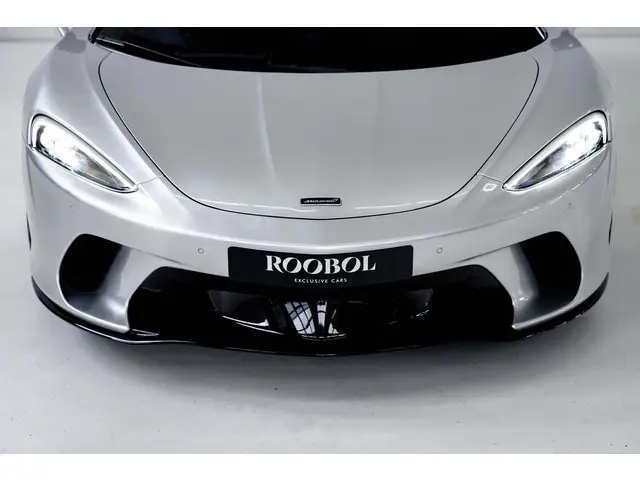 McLaren GT