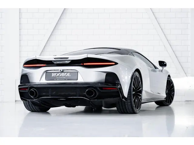 McLaren GT 4.0 V8 l Bower & Wilkins l Carbon l Lift l Sportuitlaat |