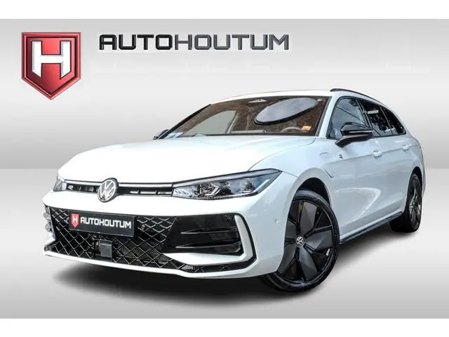 Volkswagen Passat Variant 1.5 eHybrid PHEV 272pk R-Line Edition Trekhaak, 360° Cam
