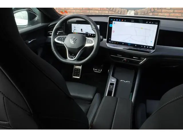 Volkswagen Passat Variant 1.5 eHybrid PHEV 272pk R-Line Edition Trekhaak, 360° Cam