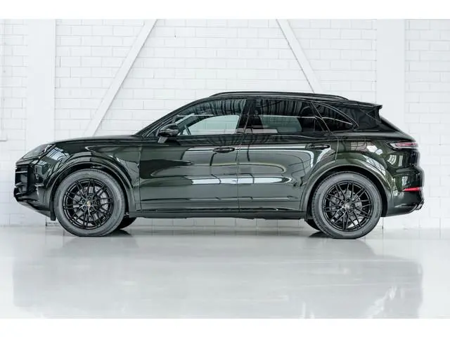 Porsche Cayenne E-Hybrid l PTS Olivegreen l Sport Design l Bose l Pano l