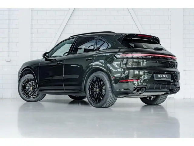 Porsche Cayenne E-Hybrid l PTS Olivegreen l Sport Design l Bose l Pano l