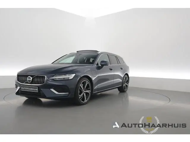 Volvo V60 2.0 T6 Plug-in hybrid AWD Plus Dark | Pano | HUD | Memory Seats | 360cam | 19'' | Leder |...