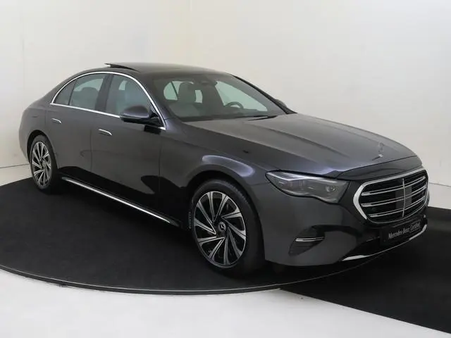 Mercedes-Benz E-klasse 300 e 4MATIC Exclusive Line / Stoelventilatie / Panaroma-dak / Winterpakket /...