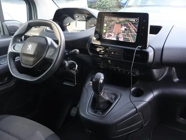 Peugeot Partner 1.5 BLUEHDI 100 PK PREMIUM + BOTT KAST | 230V OMVORMER | TREKHAAK | APPLE CARPLAY