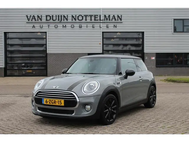 MINI Cooper 1.5 Cooper Pepper / Navigatie / Stoelverwarming / N.A.P.