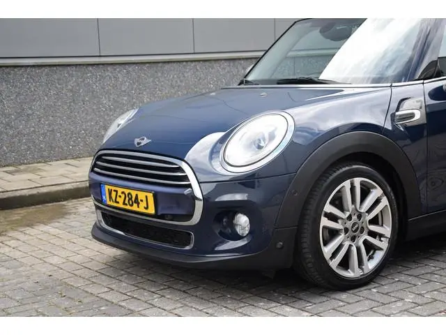 MINI 3-Deurs 1.5 Cooper Chili Serious Business | 1e eigenaar | Volledig BMW-MINI onderhouden | Zomer...