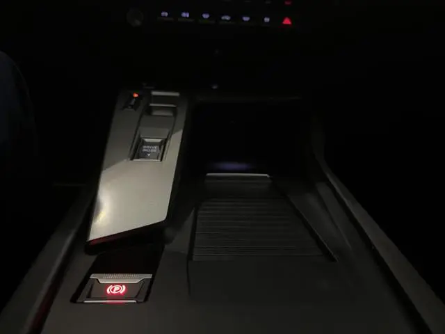 Peugeot e-308