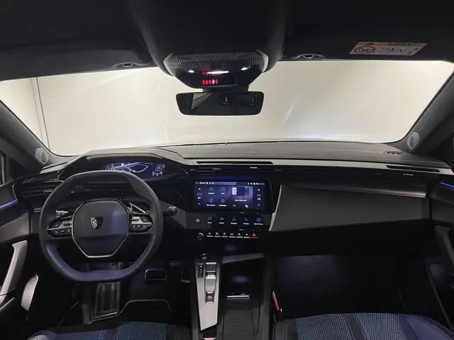Peugeot e-308