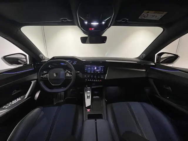 Peugeot e-308