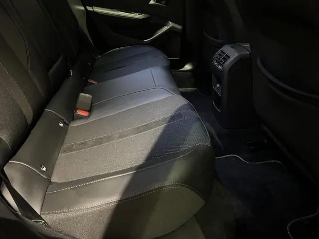 Peugeot e-308
