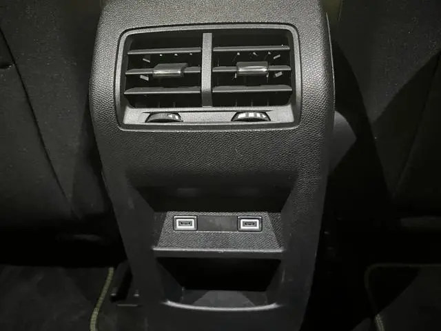 Peugeot e-308