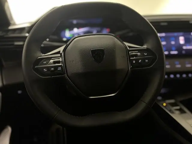 Peugeot e-308