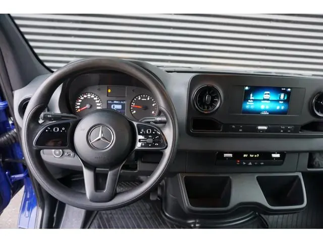 Mercedes-Benz Sprinter 516 160pk Automaat 5000kg L2H2 Dubbellucht Trekhaak Apple Carplay Camera